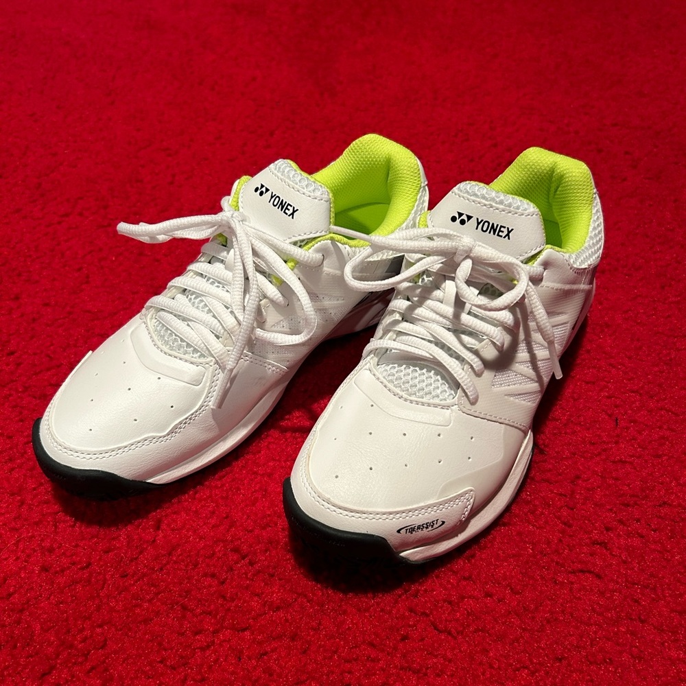 Yonex Lumio Shoes